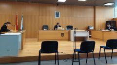 Juez, fiscal y abogada, en un juicio por delitos leves en el juzgado de instrucci�n de Ourense.