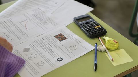 Los alumnos de una clase de 1� Bachillerato del Instituto Calder�n de la Barca en Gij�n