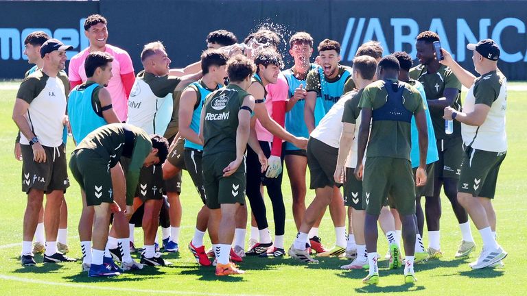 La semana se hizo larga y los jugadores del Celta Fortuna quieren que llegue el partido cuanto antes; el buen ambiente presidi� este viernes el �ltimo entrenamiento del curso.