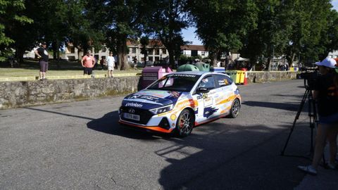 El Rali de Ourense ya est� en marcha.La primera especial depar� una dura batalla y gran ambiente en Amoeiro