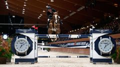 Willem Greve saltando en el Gran Premio Casas Novas.

