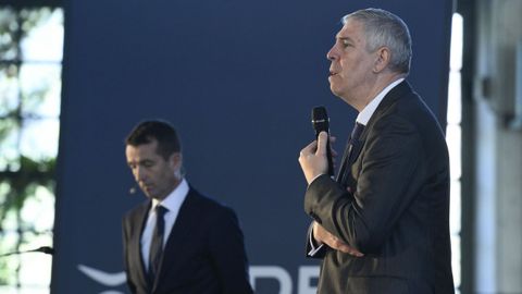El presidente ejecutivo de Indra, �ngel Escribano, y el consejero delegado de la firma, Jos� Vicente de los Mozos, en una foto de archivo.