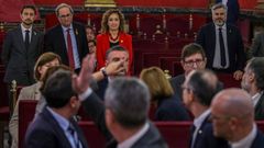 | EFE.Romeva, primero por la derecha, no saluda a Torra en la primera jornada del juicio por el desaf�o secesionista