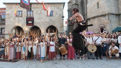 La feria medieval abarrota las calles de Betanzos