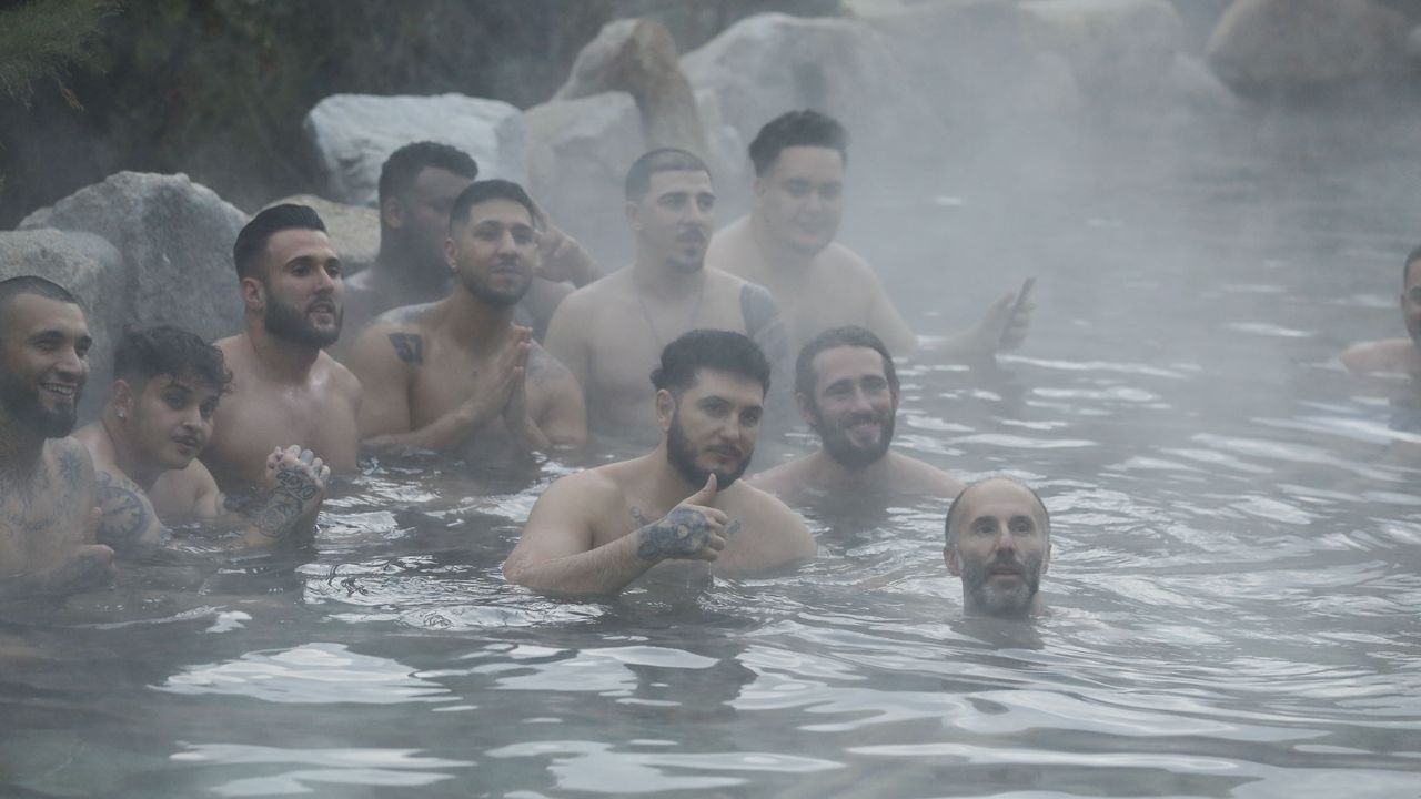 Omar Montes: «Estar en las termas de Ourense es lo mejor que me ha pasado desde los Power Rangers»