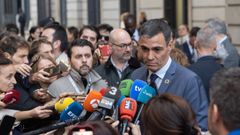 El presidente del Gobierno, Pedro Snchez, atiende a los medios de comunicacin