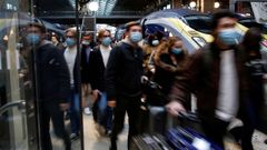 Pasajeros en Par�s del tren Eurostar, que conecta el Reino Unido con Francia