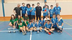 Representantes de la organizaci�n y de los deportistas vencedores en el campeonato