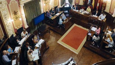 Imagen de archivo de un pleno en el Concello de Ourense.