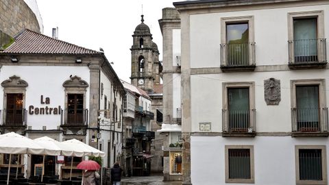 A la izquierda la Casa de Pereira de Castro y, a la derecha, Casa Goda, en la plaza de la Constitucin