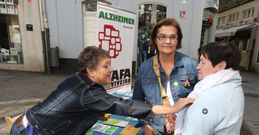 AFA Viveiro instal� una mesa informativa en A Fontenova. 