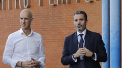 El alcalde de Curtis, Javier Ca�nzos, y el director del centro penitenciario de Teixeiro, Jos� �ngel V�zquez.