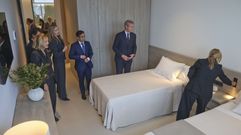 El presidente de la Xunta, Alfonso Rueda; el alcalde de Ferrol, Jos Manuel Rey; la conselleira de Poltica Social, Fabiola Garca; y la presidenta de la Fundacin Amancio Ortega, Flora Prez Marcote, recorrieron las instalaciones.