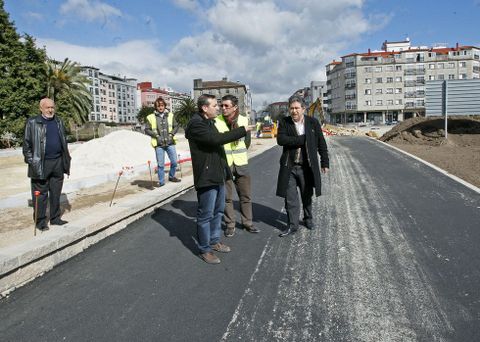 La parte que ya est� asfaltada es la senda peatonal y ciclista paralela al r�o Gafos. 