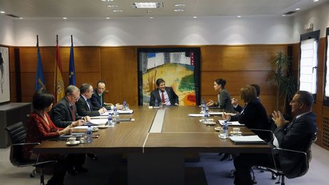 Reuni�n en la que se aprob� la ampliaci�n de la OPE