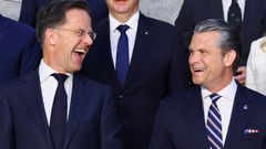 Mark Rutte y el secretario de Defensa, Pete Hegseth, este jueves 