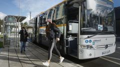 Un autob�s en el pol�gono de Novo Milladoiro, Ames