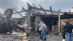 Tejado afectado por el tornado en Oza-Cesuras