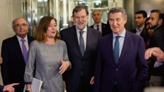 En primera lnea, de izquierda a derecha, la presidenta del Congreso, Francina Armengol, el expresidente del Gobierno Mariano Rajoy y el presidente del PP, Alberto Nez Feijoo.