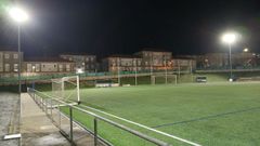 El campo de f�tbol de A Uceira con la nueva iluminaci�n