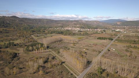 Polgono de terras de iniciativa pblica en Ombra