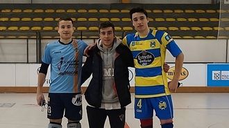 Gabriel Villares, junto a sus hermanos Julin y Toms.