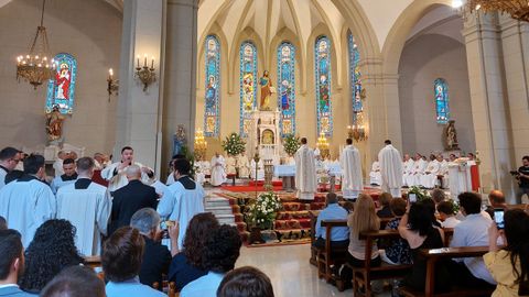 Ordenaci�n de tres sacerdotes en la iglesia del Seminario Mayor de Ourense.
