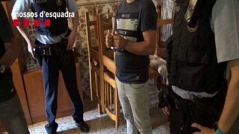 Momento de la detenci�n del presunto agresor sexual que contactaba con v�ctimas en situaci�n de necesidad