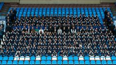 Foto de familia de la Escuela de O Parrulo Ferrol esta temporada.