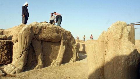 Trabajos de recuperación en Nimrud, en el años 2001