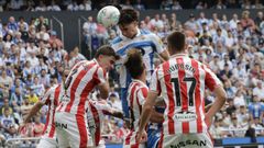 Mulattieri remata durante el partido contra el Sporting en Riazor