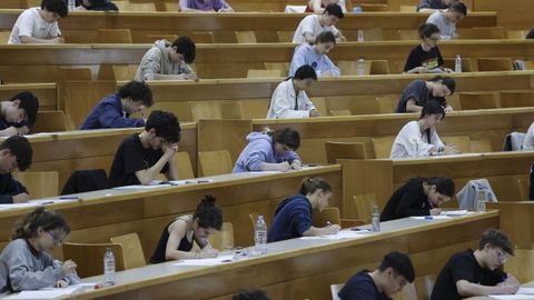 Estudiantes en una prueba de la ABAU