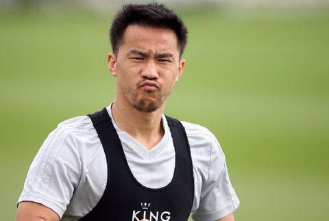 Okazaki durante un entrenamiento con el Leicester