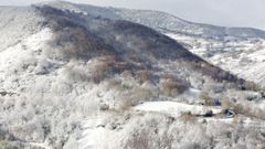 En la aldea de Linares, en Pedrafita, ya nev� este fin de semana