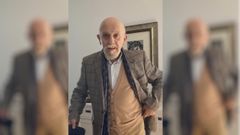 Paco Mu�iz Pose