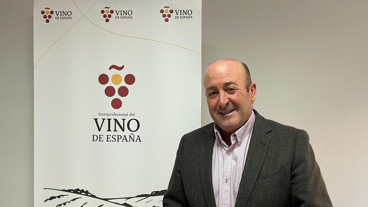 Fernando Ezquerro, presidente de la Interprofesional del Vino de España: «El sector crea empleo y fija población en el rural»