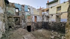 Estado de la edificaci�n en el barrio jud�o de Ribadavia que se quiere rehabilitar para convertir en hotel.