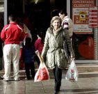 Los consumidores comparan cada vez m�s los precios.
