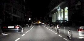 La calle Progreso fue una de las afectadas por el apag�n y la �nica luz era la de coches y alg�n comercio.