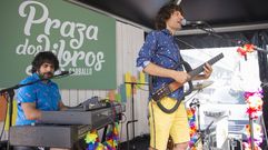 Curiel, en una actuaci�n en la Praza dos Libros de Carballo 