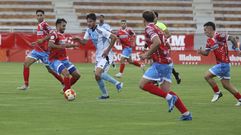 Diego Uzal, centrocampista del Compos, en el partido ante el Barco