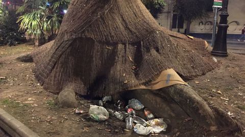 Basura generada por el macrobotell�n del d�a de todos los Santos del 2017