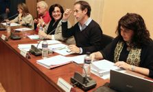 Mientras la sangr�a contin�a por la zurda, el PP emerge con un edil liberado y un cago de confianza. 