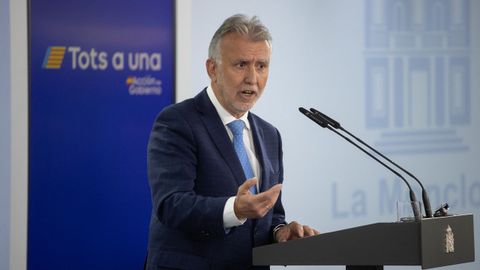 El ministro de Poltica Territorial y Memoria Democrtica, ngel Vctor Torres, una rueda de prensa en la Moncloa.