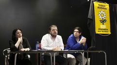 Enrique Llames, en el centro, candidato de Alternativa dos Veci�os en Arteixo. 