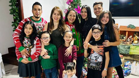 Con su familia en Bogot�, las �ltimas navidades que pas� con ellos hace tres a�os