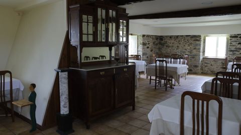 El restaurante de la torre de Lorbé parace parado en el tiempo