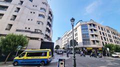 A la izquierda, el edificio de Povisa; a la derecha, el que iba a convertirse en aulario.