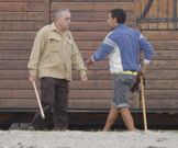 <span lang= es-es >A palos</span>. La presencia constante de furtivos en las playas de Cabo, y armados con sachos o palos (como en esta imagen de archivo), obliga a los vigilantes del p�sito a usar los mismo m�todos para repeler las agresiones de estos individuos. 