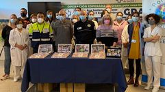 El calendario fue presentado en el CHUO con parte de los sanitarios que participaron en �l